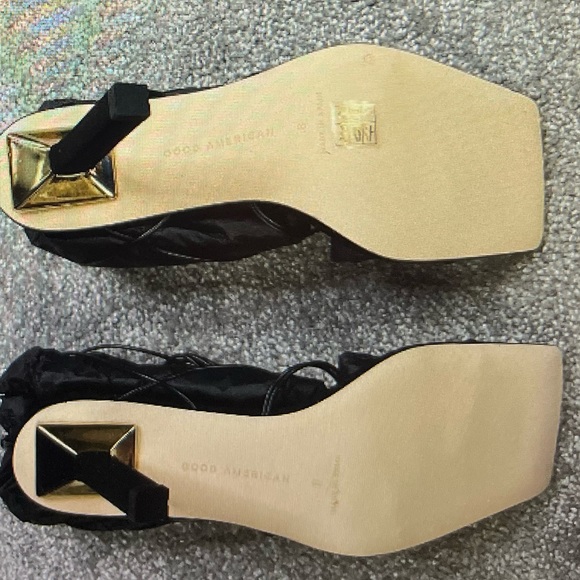 Good American | Strappy Neoprene Heel - Picture 6 of 12